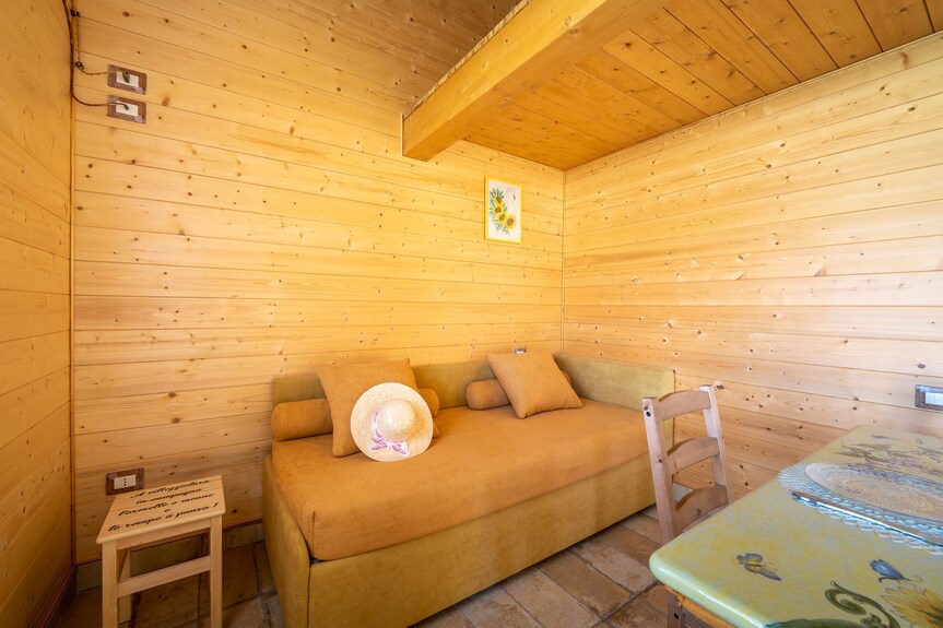 Holzhaus Mit Veranda Und Garten - Spoleto