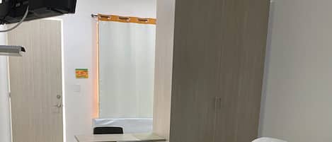 1 多间卧室、熨斗/熨衣板、免费 WiFi、床单