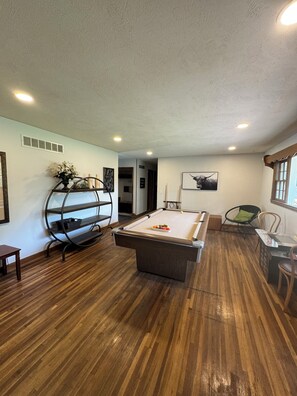 Game room - Experience Wichita living near WSU! Fire Pit, Pool Table, and Arcade games. (Wichita)