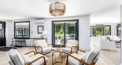 Book a Last Minute Cape Escape! Modern, Tranquil Cape home close to town beaches