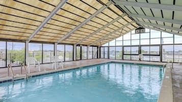 Inomhuspool och uppvärmd pool