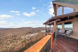 Property grounds - Ski, Sauna, Soak! Views, Game Room–5 Mins to Beech Mtn (Beech Mountain)