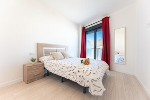 Iron/ironing board, free WiFi, bed sheets - MalagaSuite Quintana Holidays (Torremolinos)