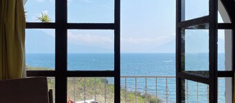 The Lakefront Panajachel by Tzanjuyu  