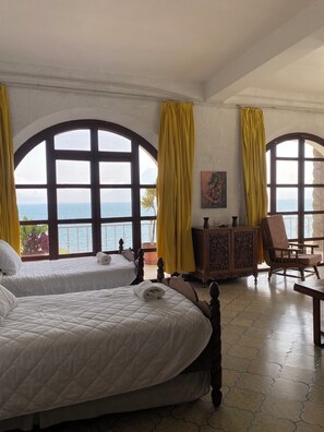 Deluxe Quadruple Room, Lake View | Bed sheets