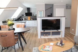 Unclassified image, 2 of 30, button - Kleine Auszeit 23 - Tolle Ferienwohnung für 4 Personen mit Balkon und Traumhaftem Blick! (Krummhörn)