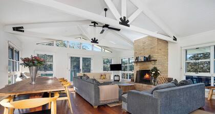 Budgong Lodge Secluded farm stay with horses and cattle - 4 Queen bedrooms