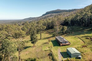 Exterior - Budgong Lodge Secluded farm stay with horses and cattle - 4 Queen bedrooms (Kangaroo Valley)