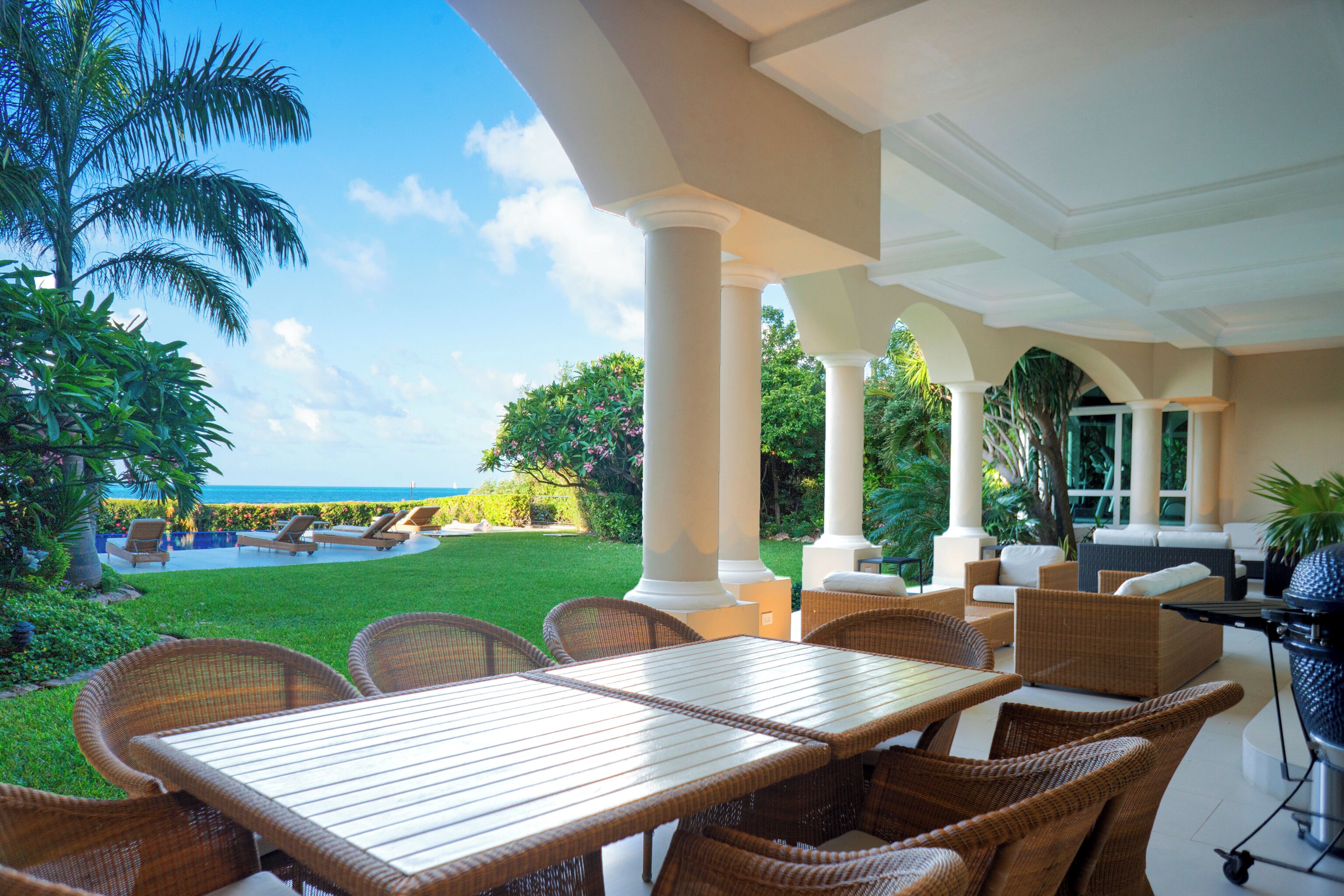 Vila premium, piscina particular, vista para a praia | Terraço/pátio