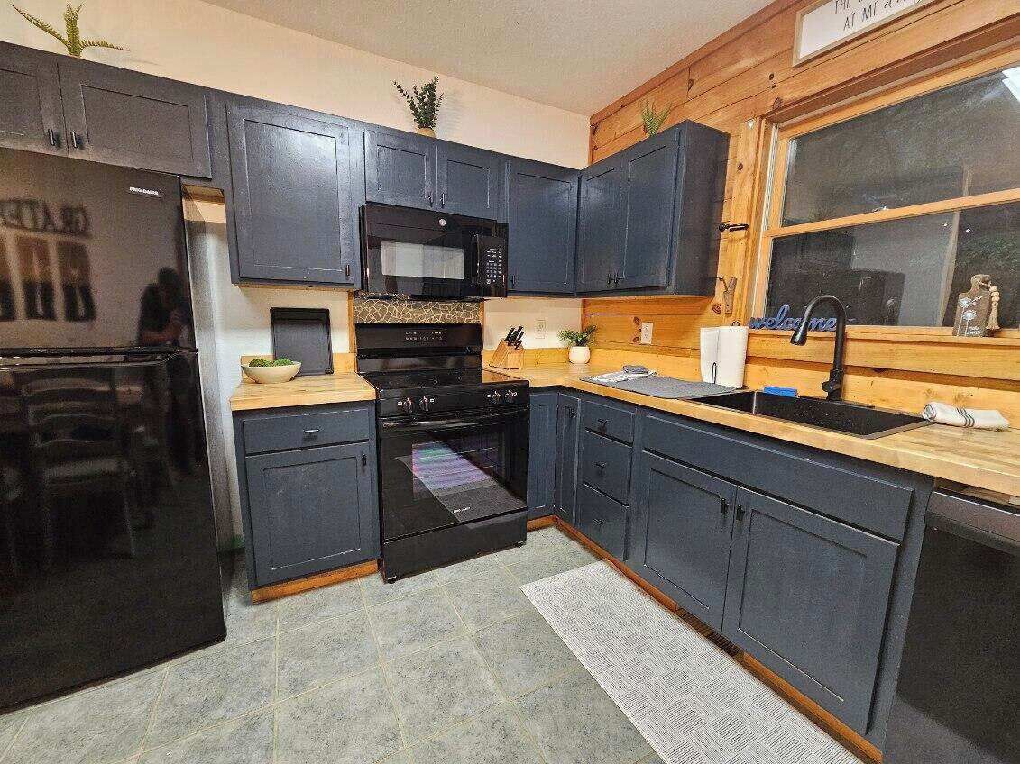 雪櫃、微波爐、焗爐、爐具