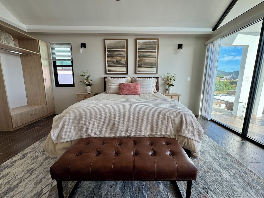 Double Room | Minibar, iron/ironing board, free WiFi, bed sheets