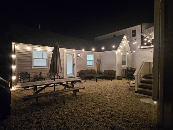 屋外ダイニングエリア