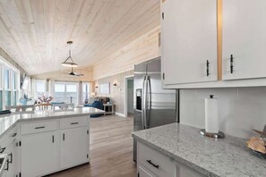 Interior - Salty Kisses & Starfish Wishes by Brunswick VR: Oceanfront & Pet-Friendly (Ocean Isle Beach)
