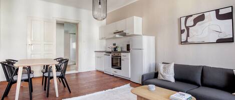 Télévision, chaîne hi-fi