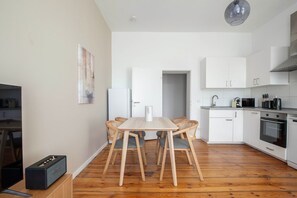 Dining - Impeccable Kreuzberg 3BR, Furnished, Equipped by Blueground (Berlin)