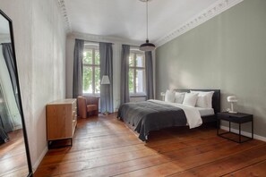 1 habitación, tabla de planchar con plancha, wifi y ropa de cama 