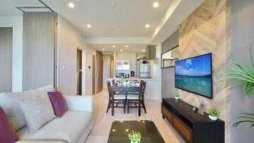 Apartment | Living area | 32-inch TV with digital channels