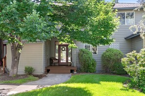 تفاصيل الفندق من الخارج