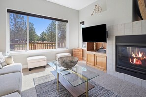 تلفزيون ذكي، مدفأة، كُتُب