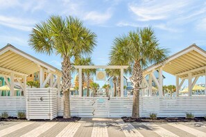 Property grounds - Resort Style Pools, Golf Cart Boardwalk to the Beach (Port Aransas)