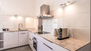 Køleskab, mikrobølgeovn, ovn, opvaskemaskine