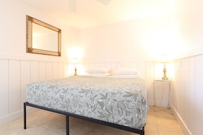 1 slaapkamer, een strijkplank/strijkijzer, wifi, beddengoed