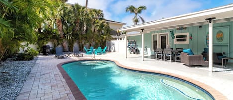Outdoor pool, a heated pool