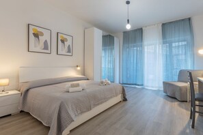 3 Schlafzimmer, Schreibtisch, Bügeleisen/Bügelbrett, WLAN