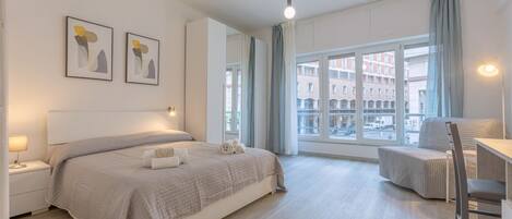 3 bedrooms, desk, iron/ironing board, WiFi