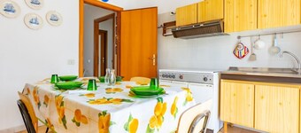 Comfy Old Fashion Apartment with Balcony