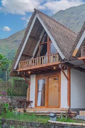 Exterior - Bale Aur Sembalun (Sembalun Lawang)
