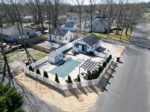 Exterior - Cozy beach retreat with in ground pool just 7 minutes from seaside heights (Toms River)