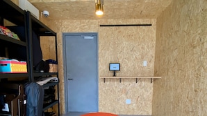 Interior - Hosty (Fukuoka)