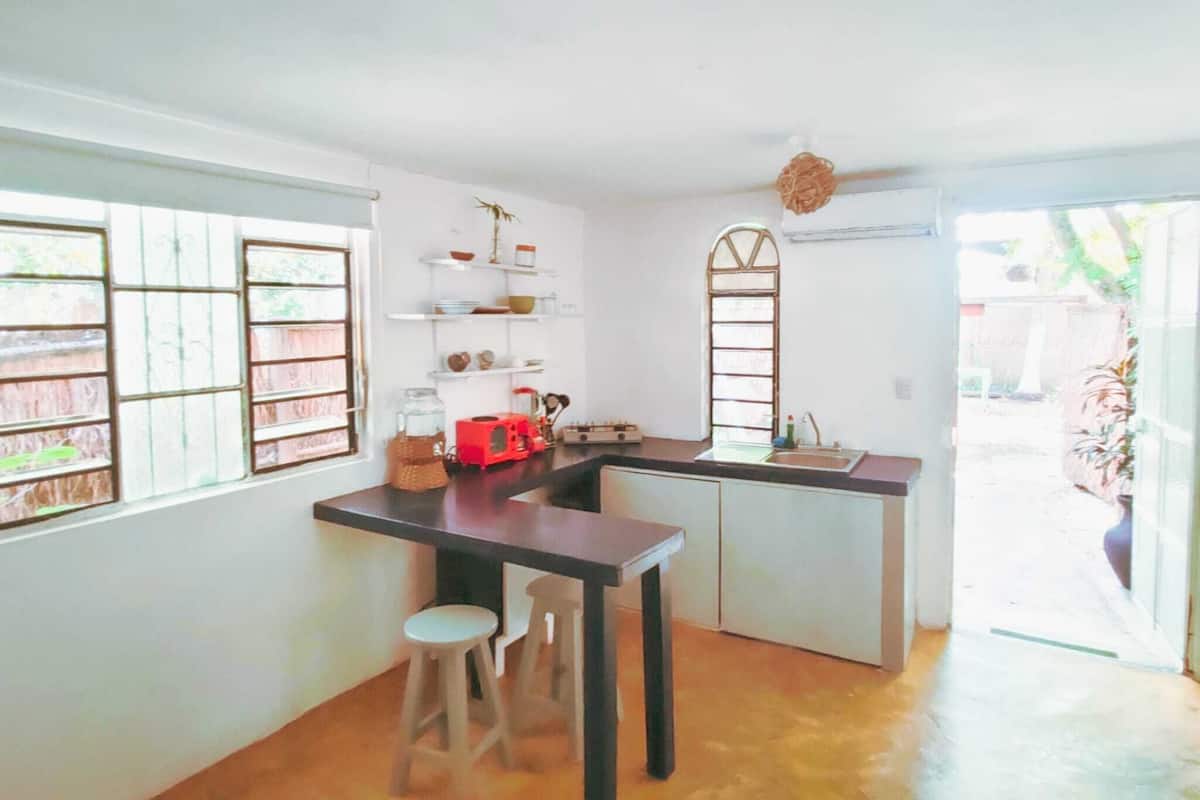 Family Cabin, 2 Queen Beds, Kitchen, Garden Area