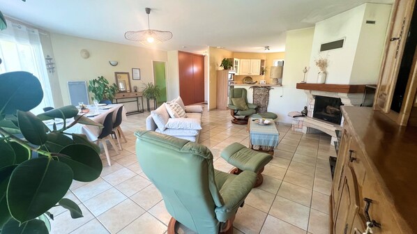 Living area - VILLA FANTINI - 3-bedroom house Downtown (Mimizan)