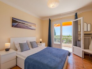 3 dormitorios, tabla de planchar con plancha, wifi