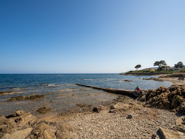 Platja a a prop