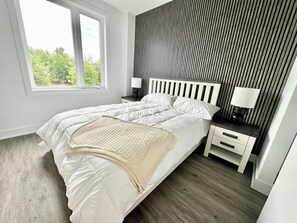 3 bedrooms, desk, travel cot, free WiFi