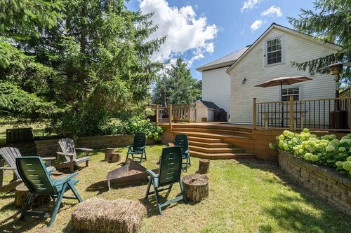 Golden Field Farmhouse @stayinpec