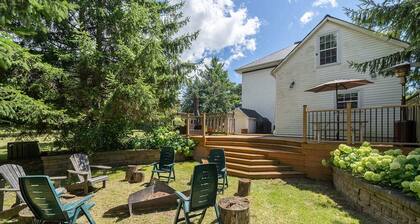 Golden Field Farmhouse @stayinpec