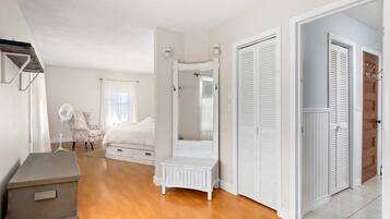 4 chambres, fer et planche à repasser, lit parapluie, Wi-Fi gratuit