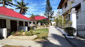 Exterior - Bluewaves Resort -  Basdaku by Hiverooms (Moalboal)