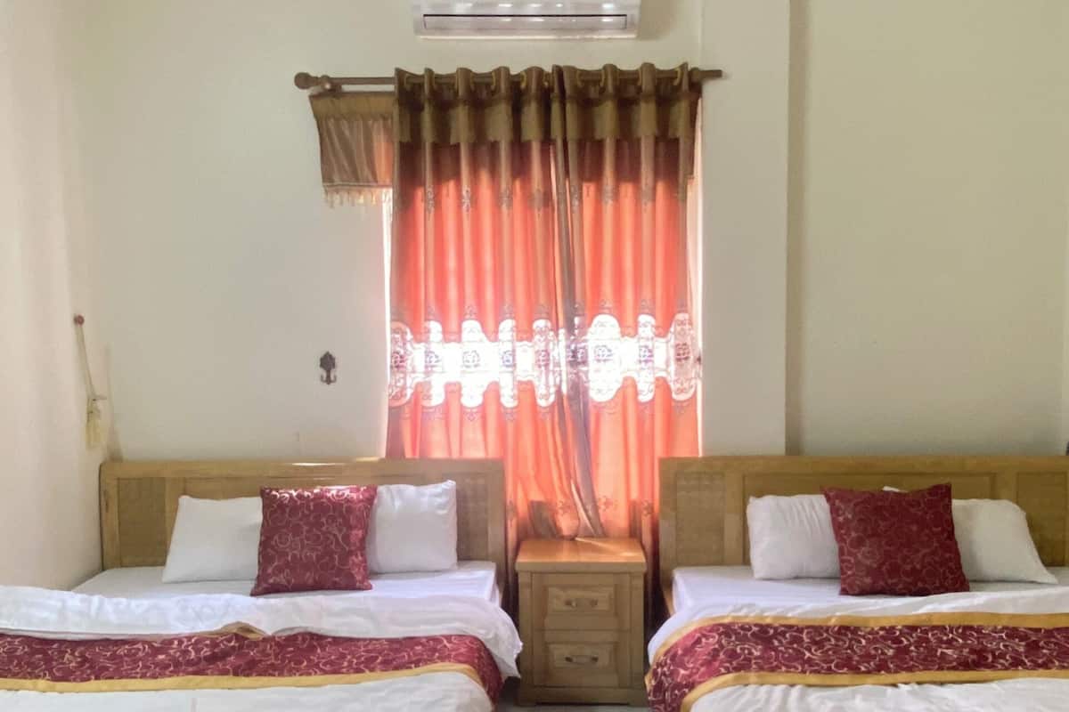 Quadruple Room, Lake View | Free WiFi