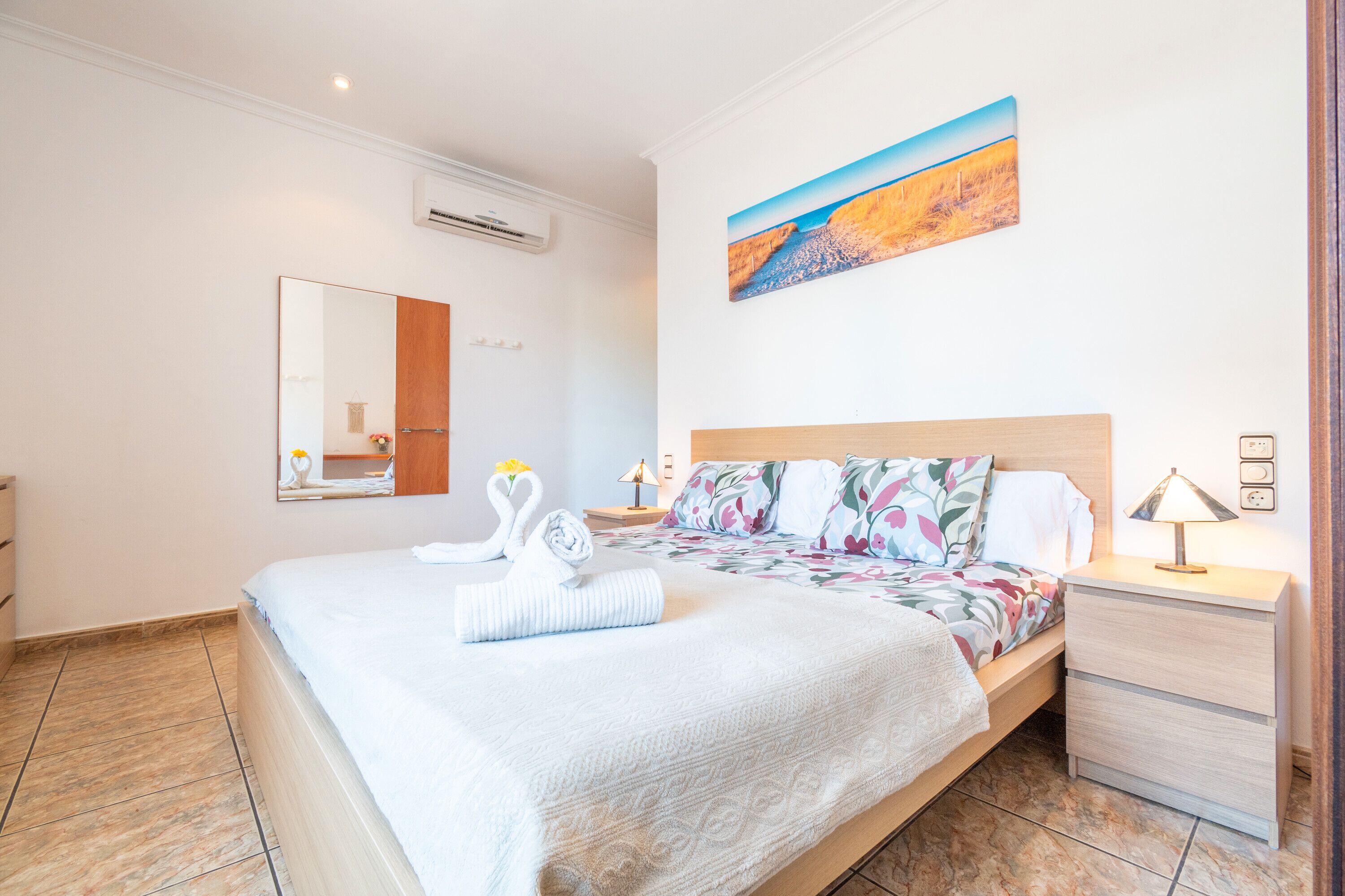 Een strijkplank/strijkijzer, gratis wifi, beddengoed