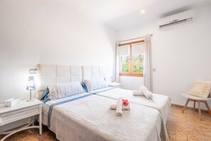 Room - Villa 'Leon' with Private Pool, Wi-Fi and Air Conditioning (Portocolom)