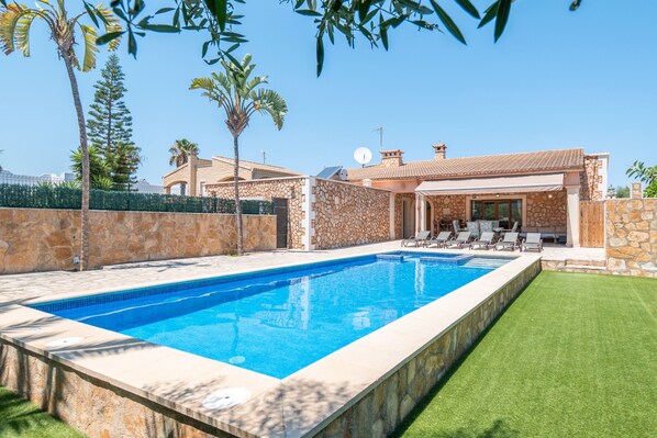 Pool - Villa 'Leon' with Private Pool, Wi-Fi and Air Conditioning (Portocolom)