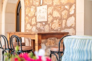 Dining - Villa 'Leon' with Private Pool, Wi-Fi and Air Conditioning (Portocolom)