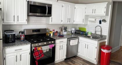 Luxury Apartment in Harvard Area