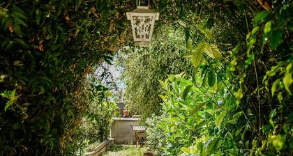 Apartment 'Villa Sovareto' with Sea View, Shared Garden and Wi-Fi