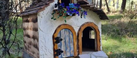 المنطقة المحيطة بالمنشأة